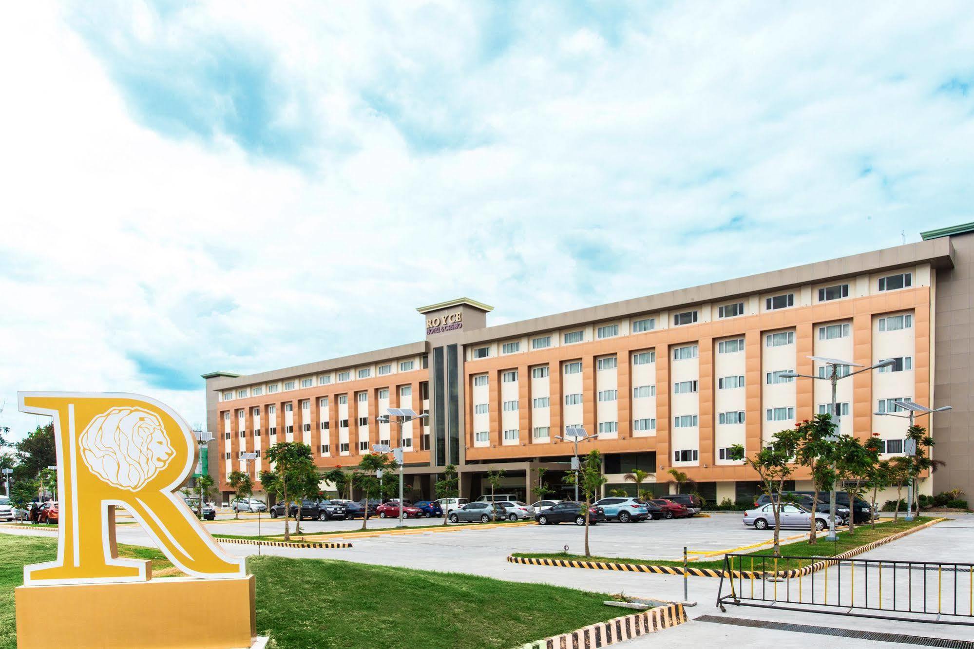 Royce Hotel & Casino Clark Field Exterior photo